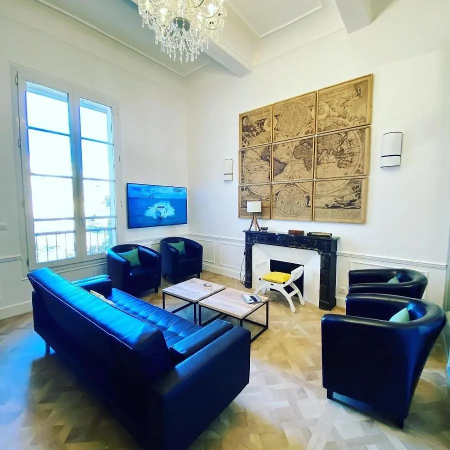 Les Suites Du Cours & Spa Aix-en-Provence 0*,  Francia