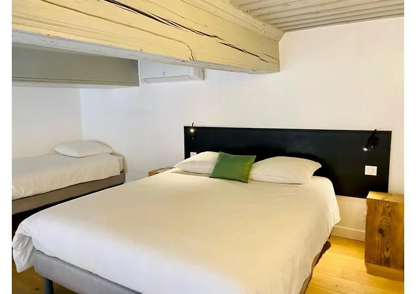 Les Suites Du Cours & Spa Aix-en-Provence 0*,  Francia